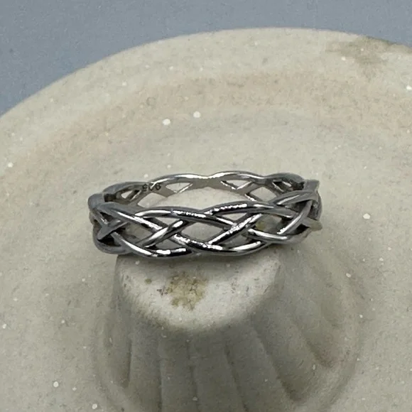 Sterling Silver Celtic Band Ring - Picture 1 of 2